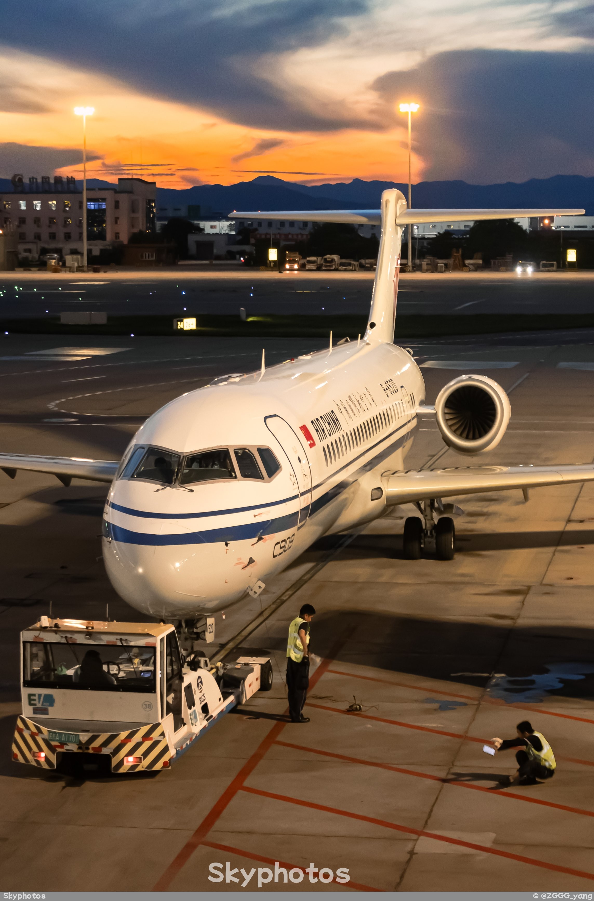 中国国际航空 ARJ21-700